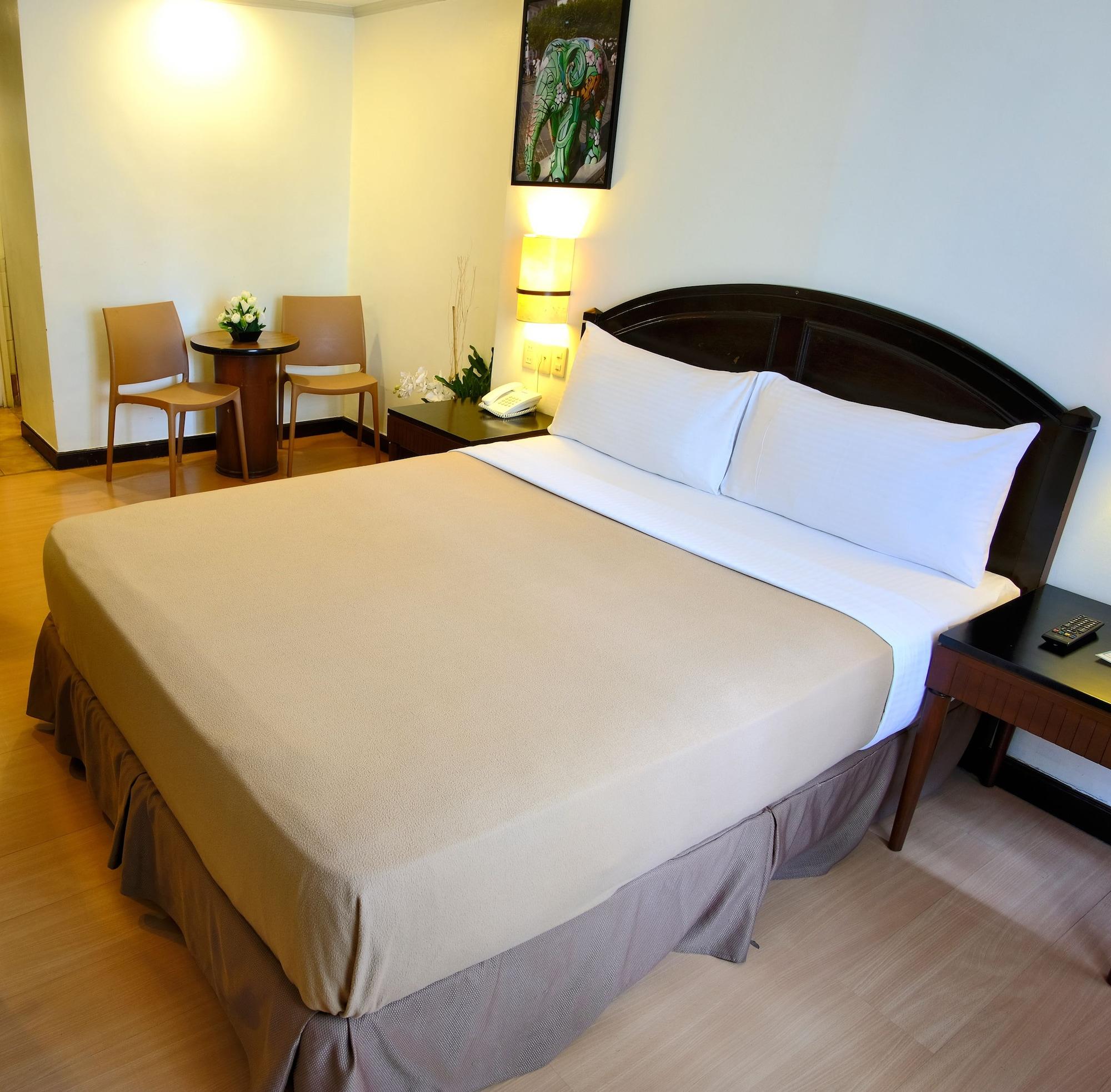 Fersal Hotel Neptune Makati Makati City Екстер'єр фото