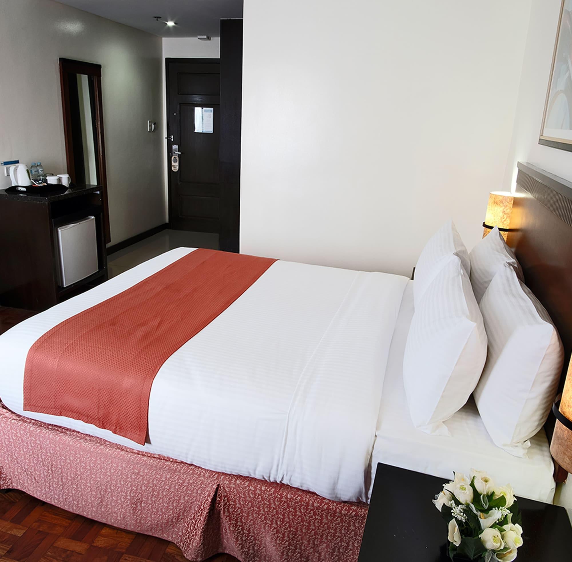 Fersal Hotel Neptune Makati Makati City Екстер'єр фото