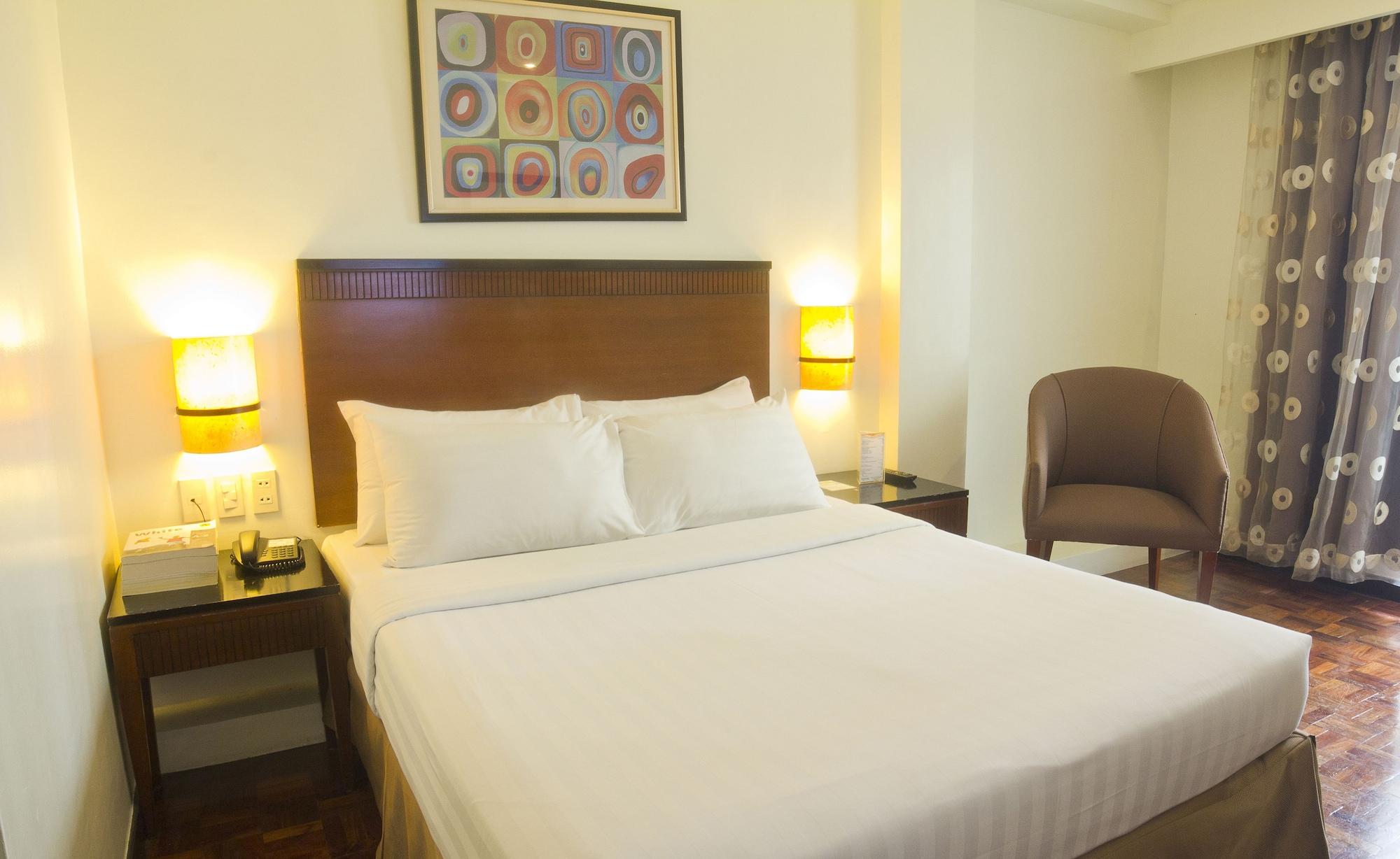 Fersal Hotel Neptune Makati Makati City Екстер'єр фото