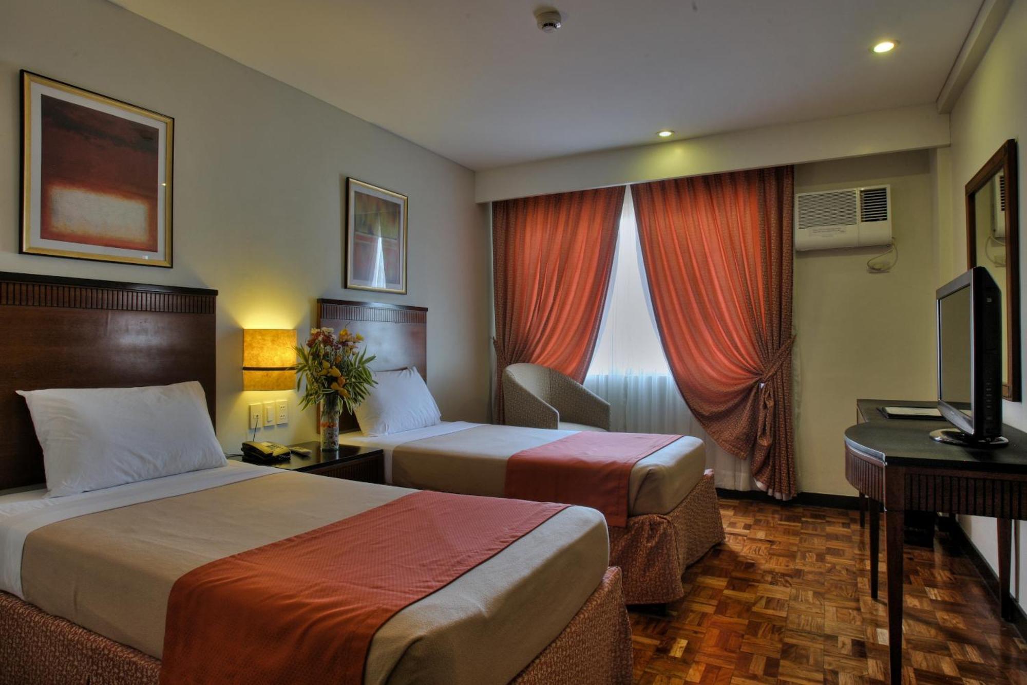 Fersal Hotel Neptune Makati Makati City Екстер'єр фото