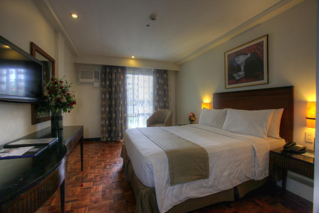 Fersal Hotel Neptune Makati Makati City Екстер'єр фото