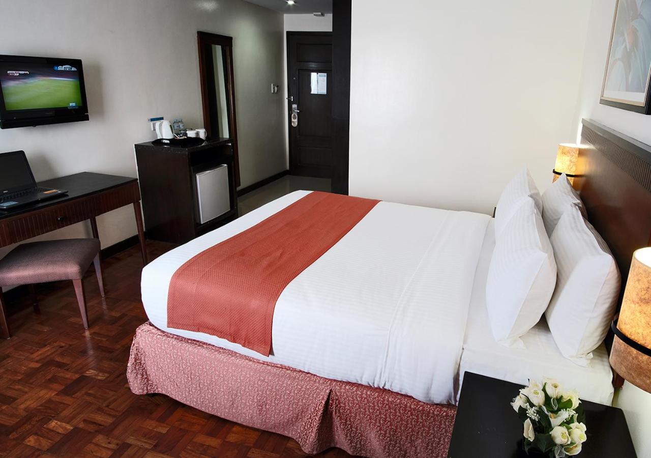 Fersal Hotel Neptune Makati Makati City Екстер'єр фото