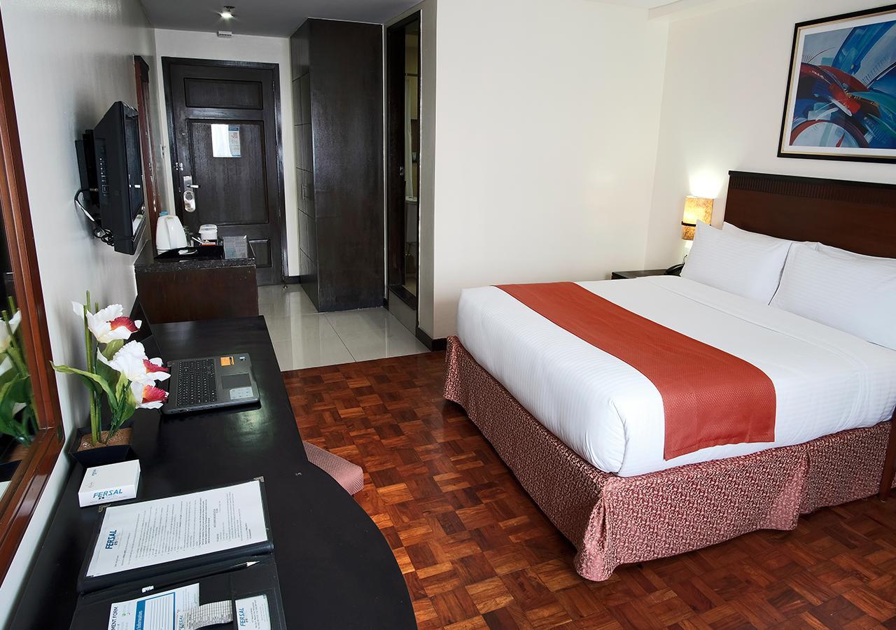 Fersal Hotel Neptune Makati Makati City Екстер'єр фото