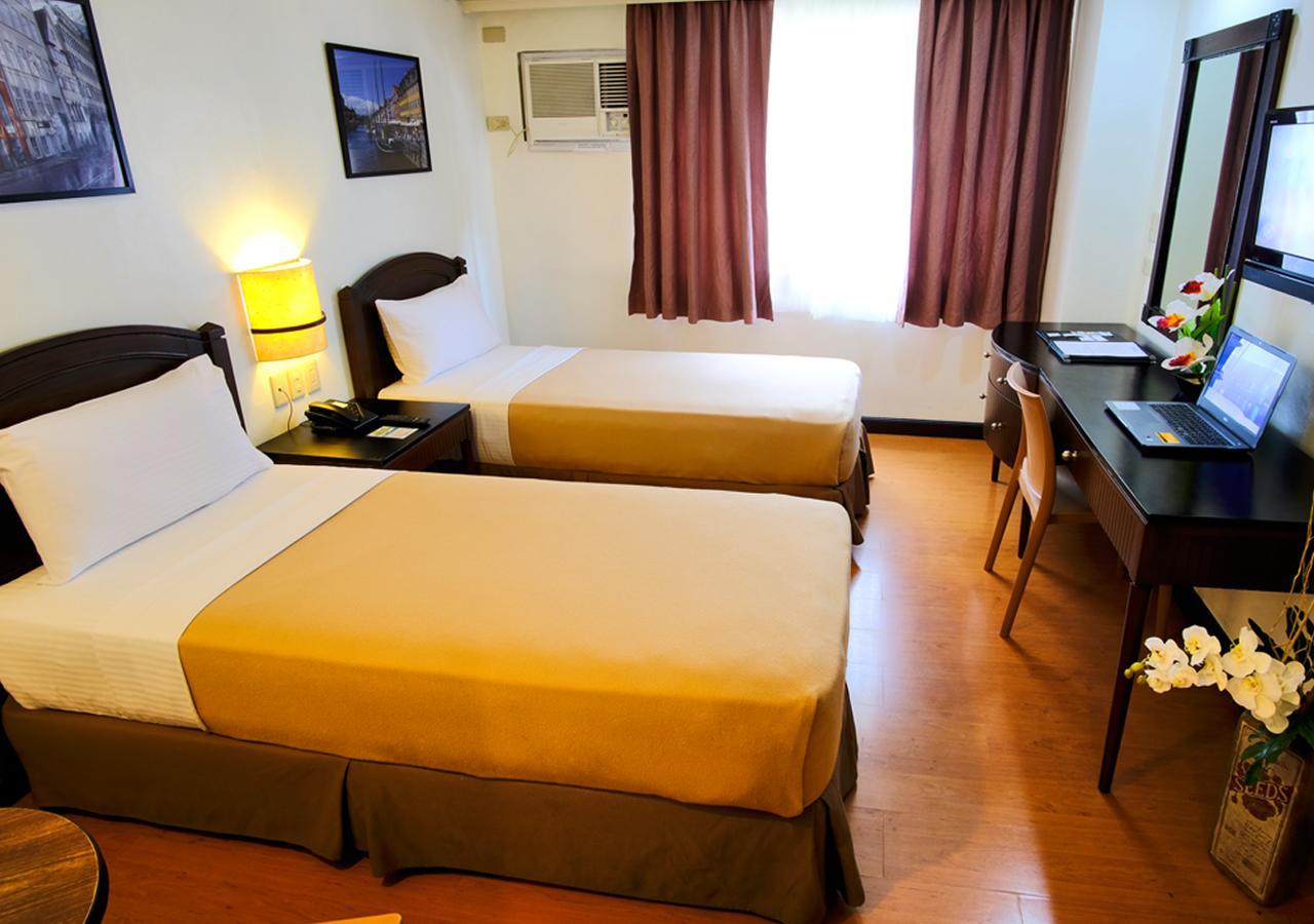 Fersal Hotel Neptune Makati Makati City Екстер'єр фото